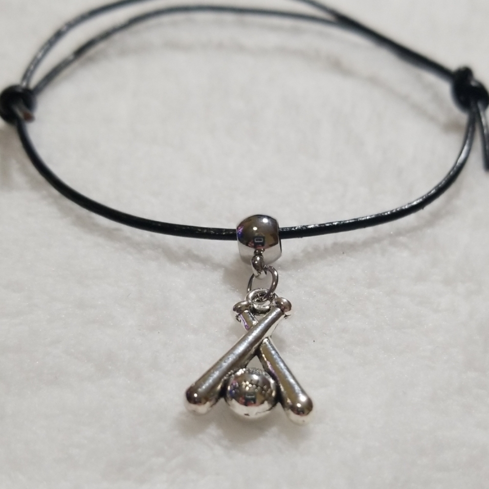 🔴🆕️ Baseball bracelet - Picture 4 of 4